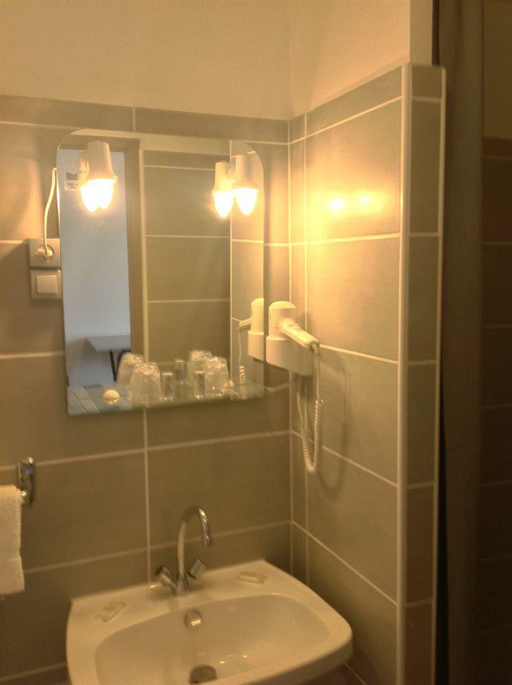 Alp'Hotel Voreppe Zewnętrze zdjęcie