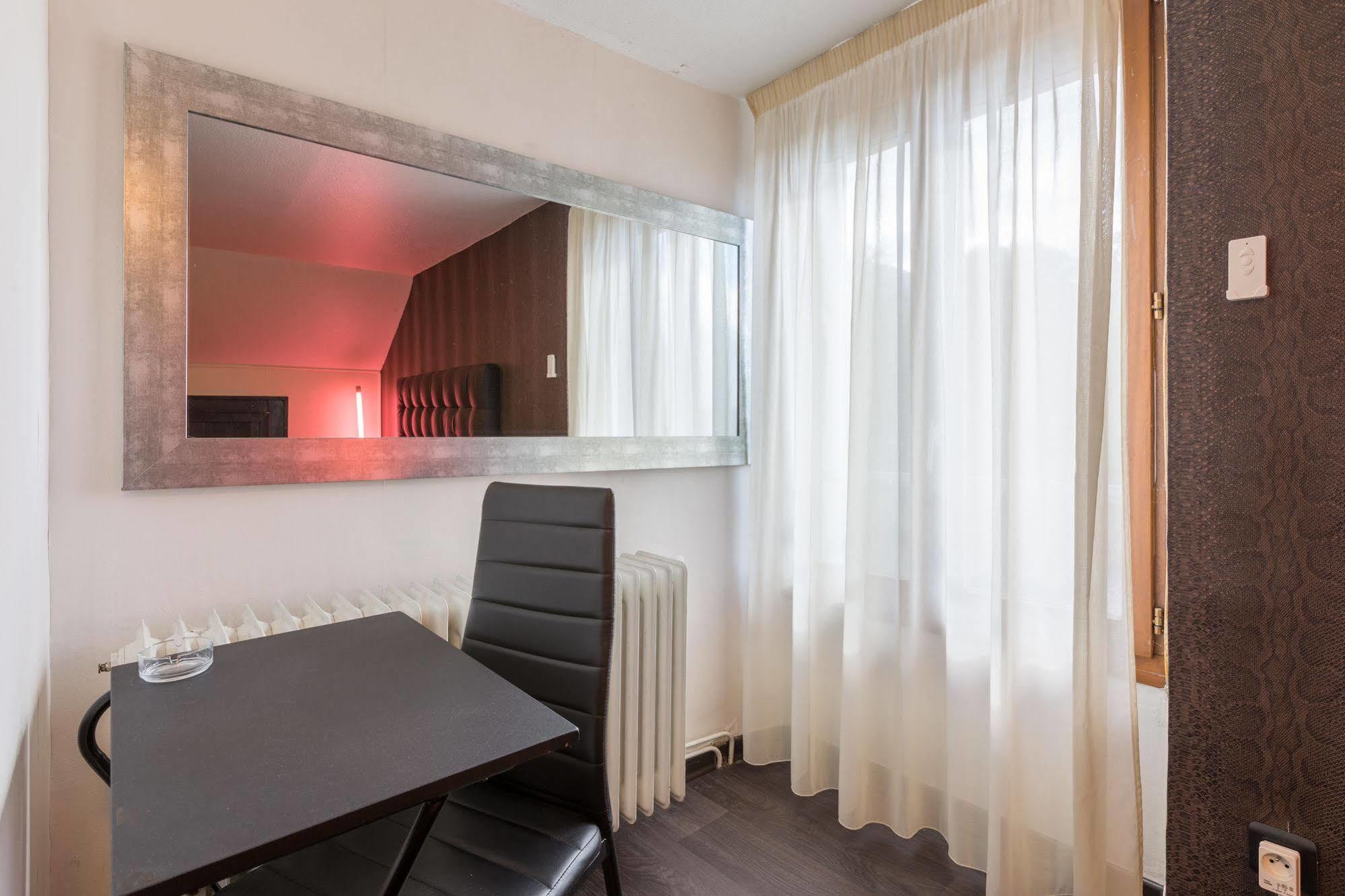 Alp'Hotel Voreppe Zewnętrze zdjęcie