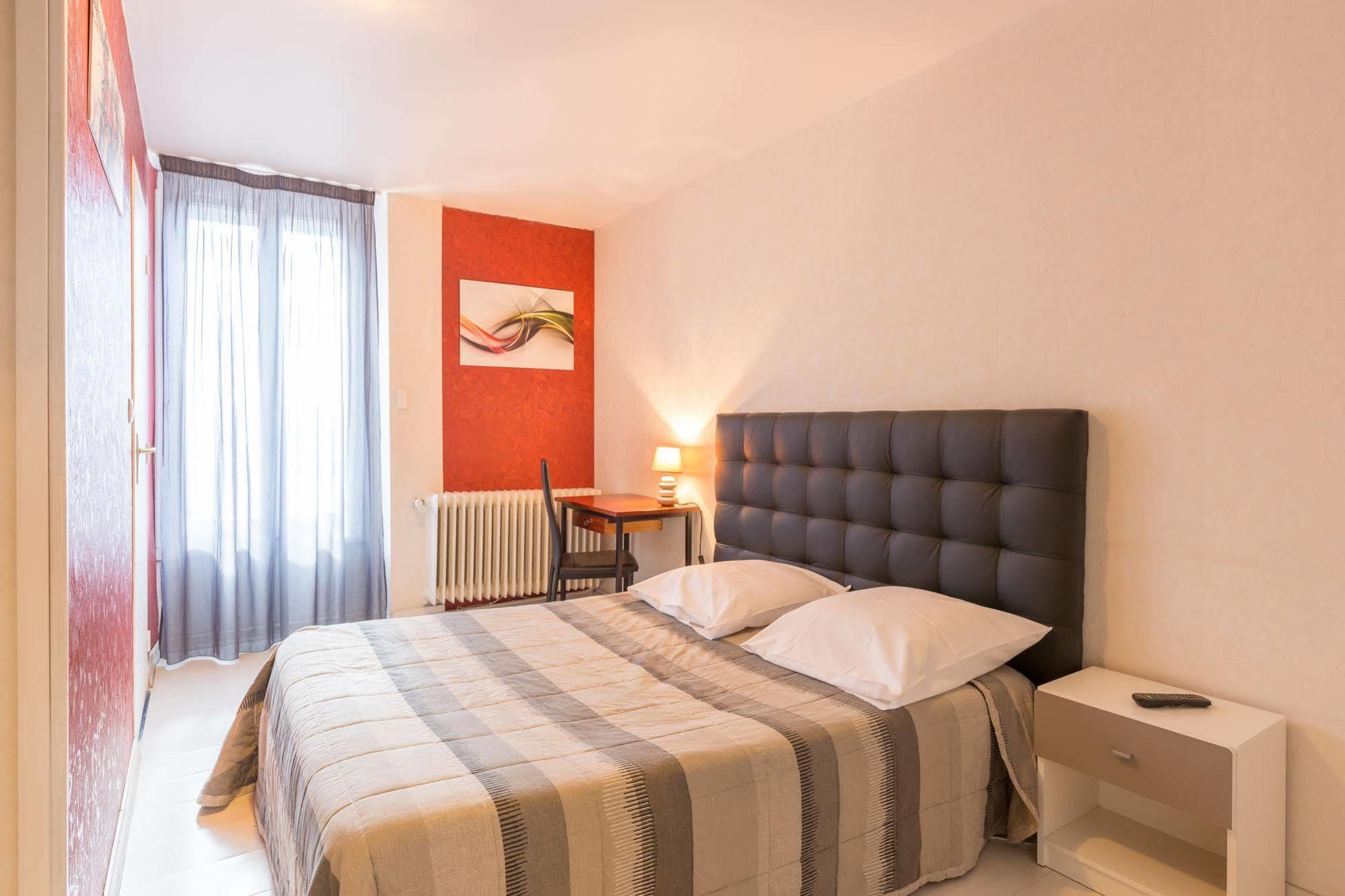 Alp'Hotel Voreppe Zewnętrze zdjęcie