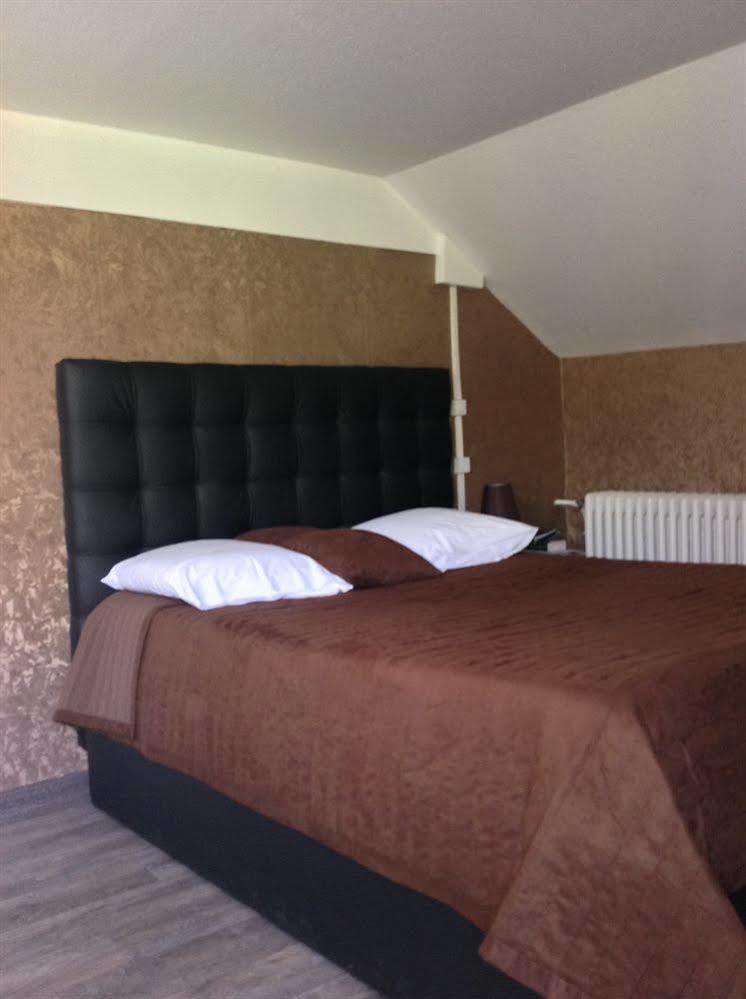 Alp'Hotel Voreppe Zewnętrze zdjęcie